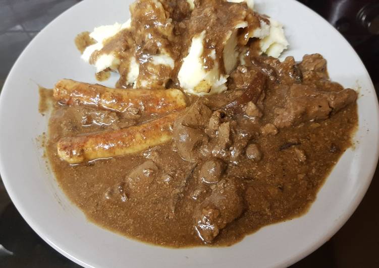 My Slow cooked Liver & Onions in gravy. π