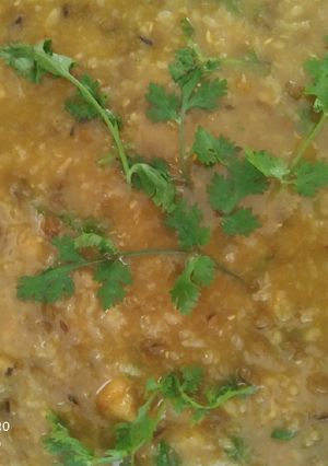 खिचड़ी (khichdi recipe in hindi) रेसिपी मुख्य फोटो