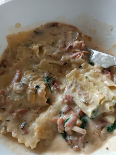 Una foto de Tortellini con requesón y espinacas