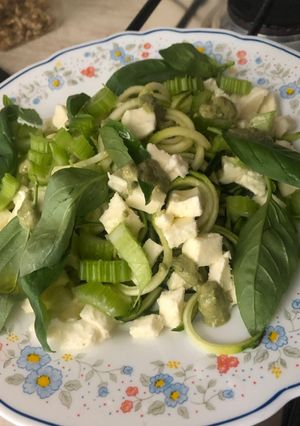 Foto di Spaghetti di zucchine con mozzarella