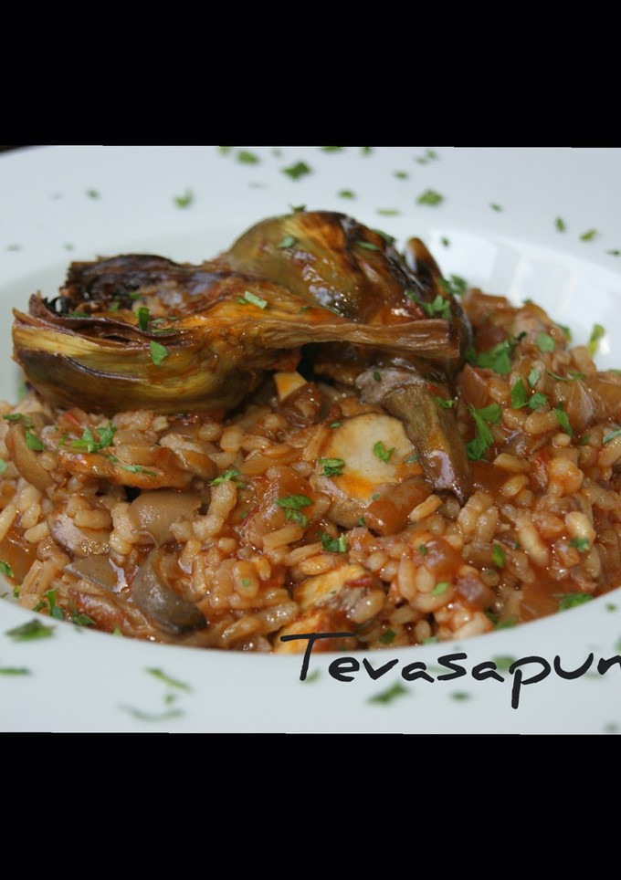 Una foto de Arroz con solomillo y alcachofas