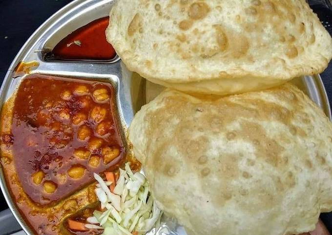 छोले भटूरे (chole bhature recipe in Hindi) रेसिपी बनाने की विधि in Hindi by  Jasleen - Cookpad