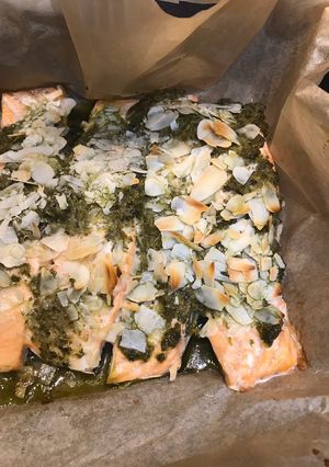 Foto principal de Salmón con pesto y almendras