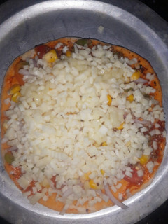 पैन पिज़्ज़ा (Pan pizza Recipe in HIndi) रेसिपी मुख्य फोटो