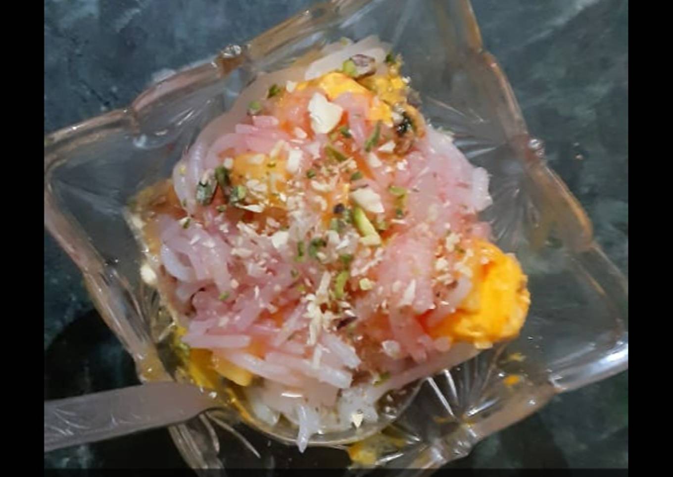 Orange ice cream with faluda