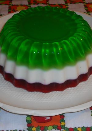 Una foto de Gelatina tricolor sencilla