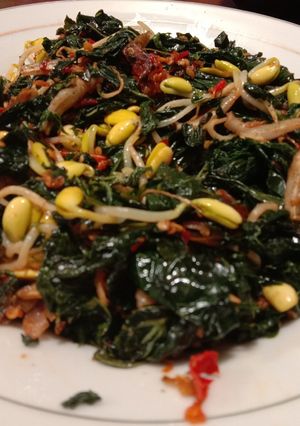 Foto resep Tumis daun pepaya dan daun singkong.
