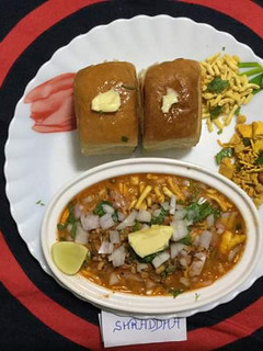 महाराष्ट्रियन मिसल पाव रेसिपी मुख्य फोटो