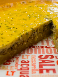 Una foto de Pastel con conservas de pescado