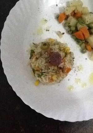 صورة لوصفة سلطة الخضار والأرز
