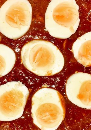 A picture of Egg curry.