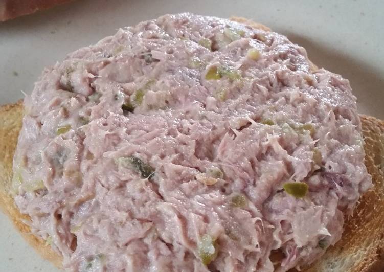 How to Prepare Quick Tuna Salad