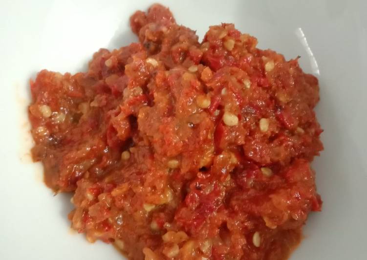 Sambal goreng. Bisa disimpan sampai seminggu !!!