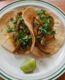 Tacos de nopalitos adobados