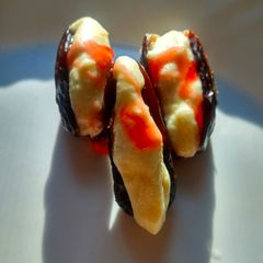 A picture of Milky Dates.