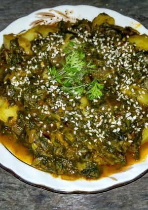 A picture of Palak aloo.