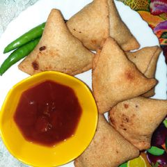 A picture of Semolina samosa.