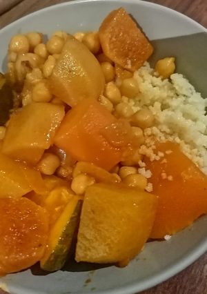 Une photo de Couscous d'hiver végétarien
