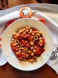 Chickpea Salad with Cherry Tomatoes and Olives