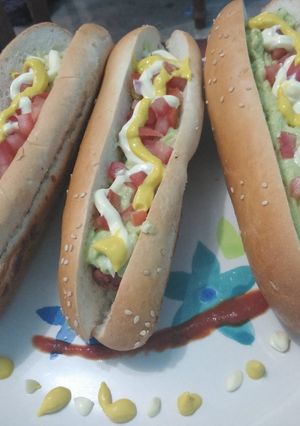 Una foto de Hot dog chileno (COMPLETO)