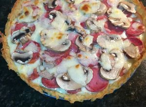 Una foto de Pizza de papa de Genovas y Champiñones