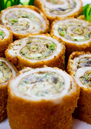 Foto principal de Rollos de carne con tortilla de huevos y champiñones