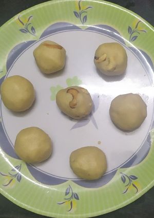 A picture of Bengal Gram Laddu.