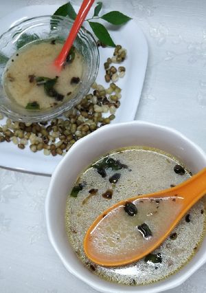 मूगाचे कढण (moongache kadhan recipe in marathi) रेसिपी चे मुख्य फोटो 