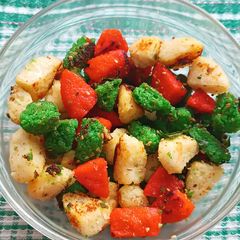 A picture of Tadka Tri colour idly.