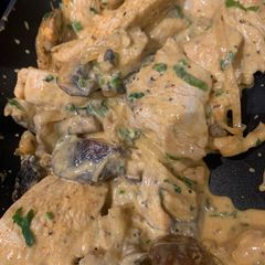 A picture of Chicken stroganoff.