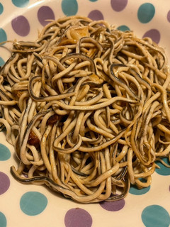 Una foto de Gulas al ajillo