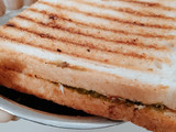 વેજીટેબલ ગ્રીલ સેન્ડવીચ (Vegetable Grill Sandwich Recipe In Gujarati)