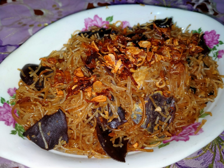 Bagaimana Membuat Bihun goreng jamur kuping yang Lezat Sekali