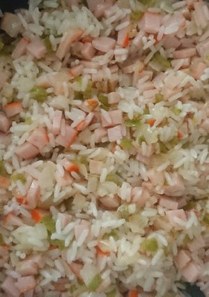 Una foto de Arroz con cerdo adobado