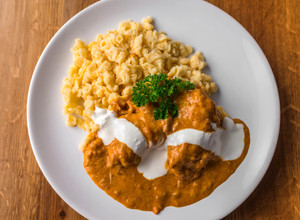 Klasszikus csirkepaprikás recept fotója