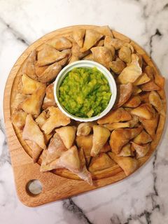 Hình của món Tortilla chips - sốt Guacamole 🥑.