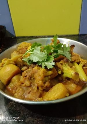 ফুলকপির ডালনা (Fulkopir dalna recipe in Bengali) রেসিপির প্রধান ছবি