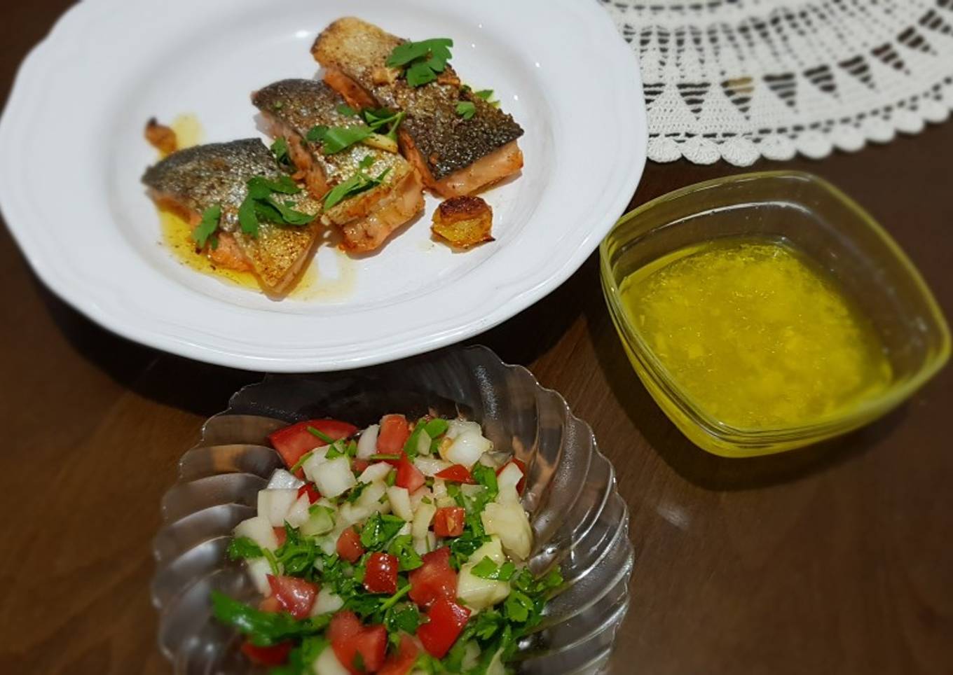 Salmon fish steak with fresh salad and lemon sauce. #mycookbook