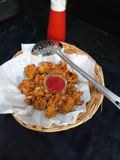 ઓનીયન પકોડા (Onion Pakoda Recipe In Gujarati) રેસીપી મુખ્ય ફોટો
