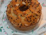 Ciambellone con ricotta mandorle e gocce di cioccolato