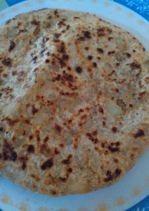 आलू पराठा (Aalu paratha recipe in hindi) रेसिपी मुख्य फोटो