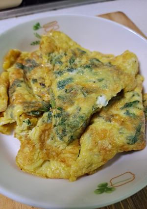 Hình của món Trứng chiên lá ngải.