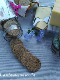 Una foto de Crackers integrales con semillas