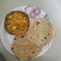 A picture of Matar paneer masala.