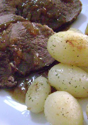 Foto principal de Redondo a la cerveza con patatas mini