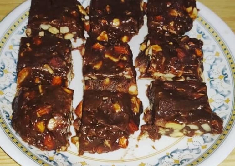 Steps to Prepare Perfect Chocolate Almond Fudge