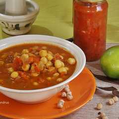Una foto de Guiso de garbanzos especiado