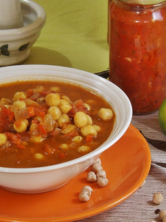 Una foto de Guiso de garbanzos especiado