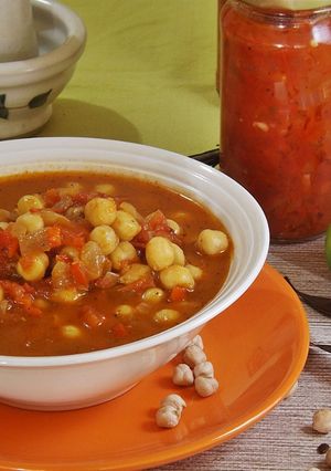 Una foto de Guiso de garbanzos especiado