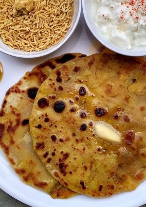 A picture of Pumpkin parathas.
